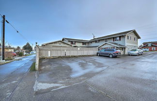 Photo 3 - Apartment w/ Gas Fireplace ~ 1/2 Mi to Beach