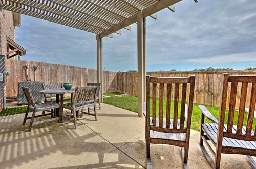 Photo 2 - College Station Townhouse w/ Patio & Pool Access