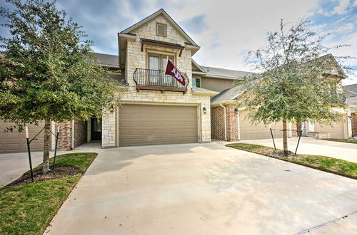 Photo 6 - College Station Townhouse w/ Patio & Pool Access