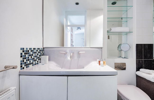 Bright and Stylish Apartment in Trendy Islington by Underthedoormat - Foto 10