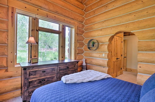 Photo 7 - Cozy Fairplay Log Cabin w/ Deck: 26 Mi to Breck