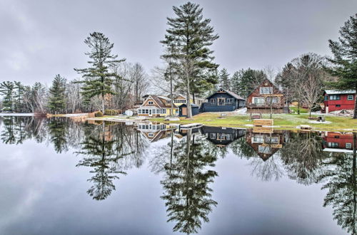 Photo 4 - Diamond Lake Waterfront Cabin w/ Deck + Dock