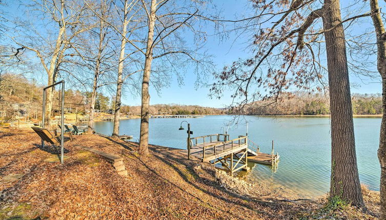 Foto 1 - Lakefront Harrison Home w/ Sunroom, Deck, & Dock