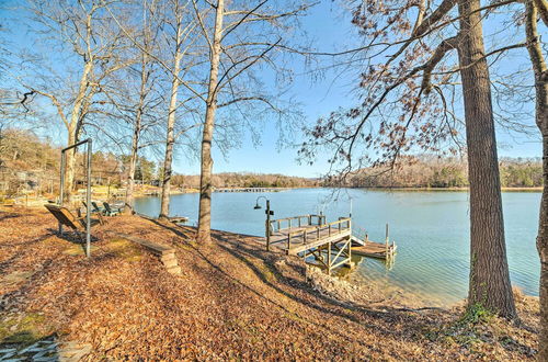 Foto 1 - Lakefront Harrison Home w/ Sunroom, Deck, & Dock