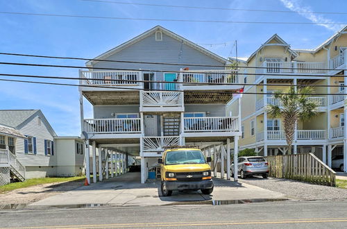 Foto 27 - Carolina Beach Condo With Deck: Steps to Shore