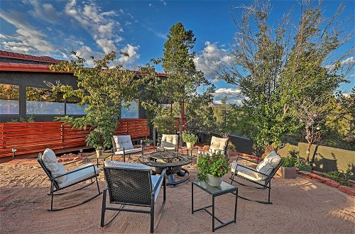 Foto 4 - Luxe Sedona Retreat With Gorgeous Red Rock Views