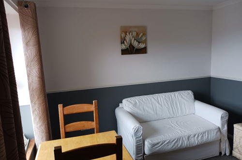 Photo 8 - Cosy 1-bed Apartment in Swindon, Private Parking