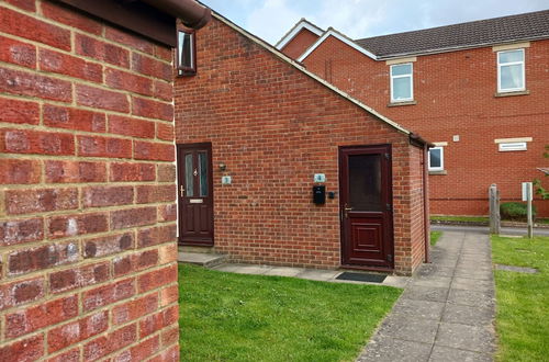 Photo 34 - Cosy 1-bed Apartment in Swindon, Private Parking