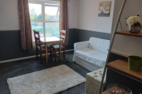 Photo 11 - Cosy 1-bed Apartment in Swindon, Private Parking