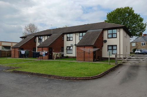 Photo 35 - Cosy 1-bed Apartment in Swindon, Private Parking