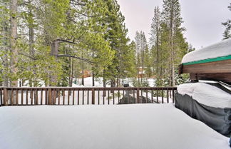 Foto 3 - Updated Tahoe Donner Cabin w/ Golf Course Views