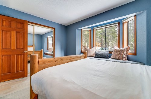 Foto 13 - Updated Tahoe Donner Cabin w/ Golf Course Views