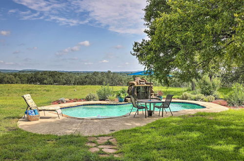 Photo 16 - Cozy Spring Branch Cottage in Hill Country