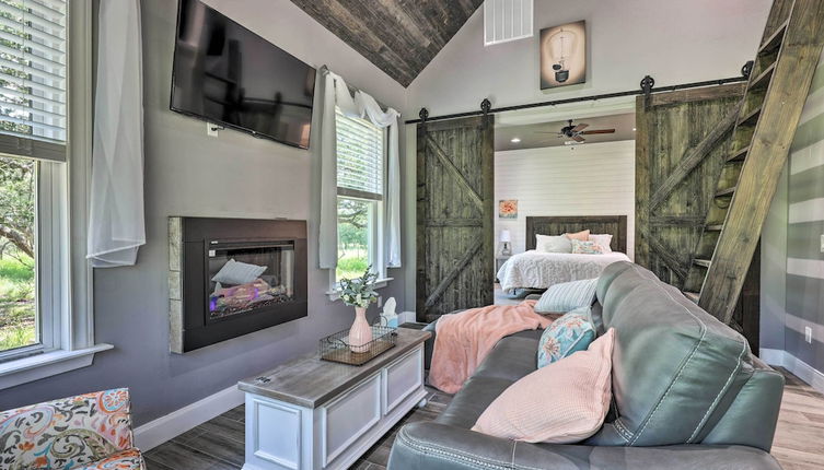 Photo 1 - Cozy Spring Branch Cottage in Hill Country