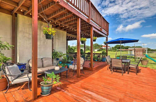 Photo 15 - Cozy Spring Branch Cottage in Hill Country