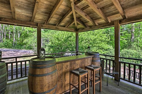 Photo 18 - Romantic Log Cabin Escape on Delfosse Winery