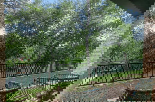 Foto 28 - Luxurious Riverfront Condo Just 1 Blk to Schlitterbahn!