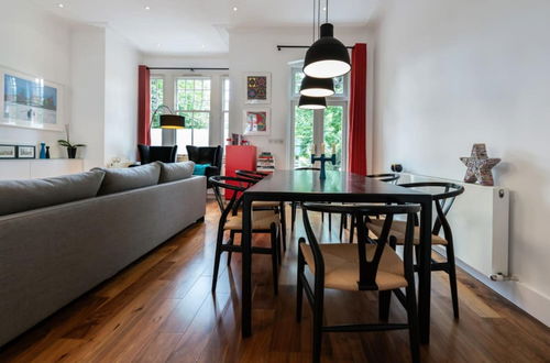 Photo 8 - The Clapham Crib - Spacious 4bdr House With Patio