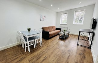 Photo 1 - 1-bed Apartment in Ealing
