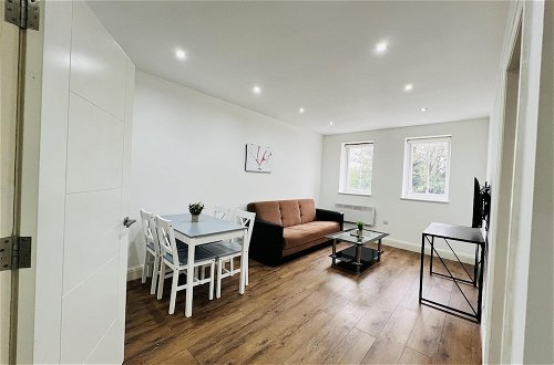 Photo 17 - 1-bed Apartment in Ealing