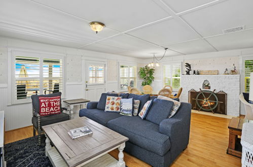 Photo 22 - Stunning Beachfront Home in Prime Newport Location