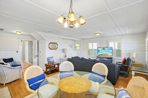 Foto 14 - Stunning Beachfront Home in Prime Newport Location