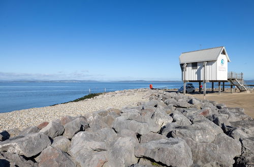 Foto 31 - Remarkable 2-bed Cottage in Morecambe bay hot tub