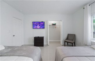 Photo 2 - Peaceful Comfort: Comfortable Miami Home