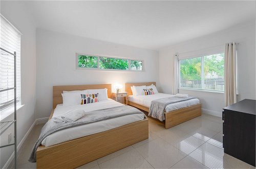 Photo 7 - Peaceful Comfort: Comfortable Miami Home