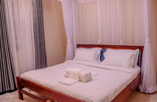 Photo 3 - Dayo Suites and Hotel