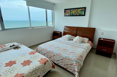 Foto 11 - 2 Bedroom Beachfront Apartment 2p1-al2 With Pool And Wifi