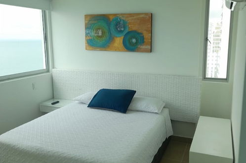 Foto 14 - 2 Bedroom Beachfront Apartment 2p1-al2 With Pool And Wifi