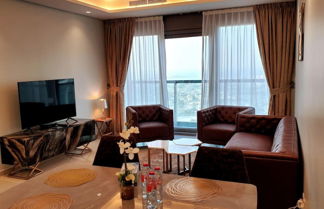 Photo 2 - Modern 3 BR With Full Burj Khalifa and Sea View