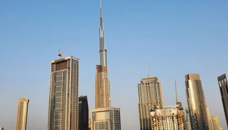 Foto 1 - Modern 3 BR With Full Burj Khalifa and Sea View