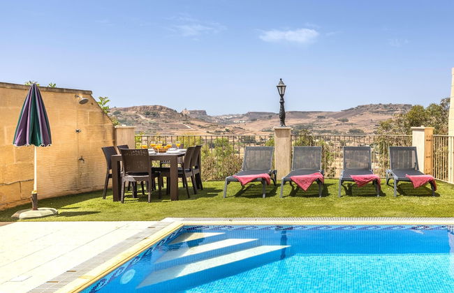 Ta Lucija 2 Bedroom Villa With Private Pool - Photo 22