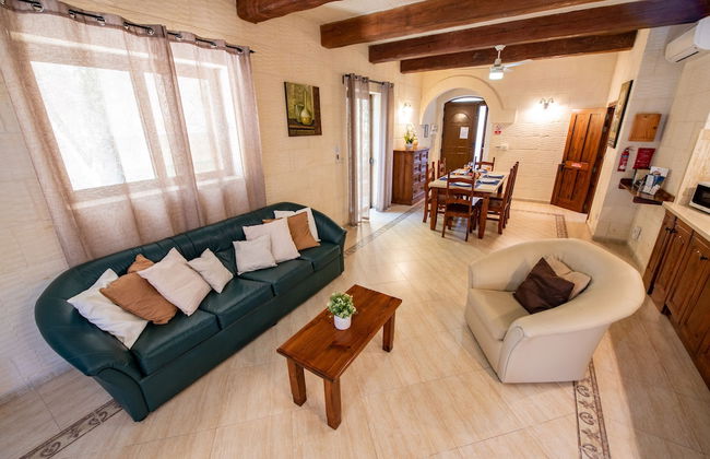 Ta Lucija 2 Bedroom Villa With Private Pool - Photo 15