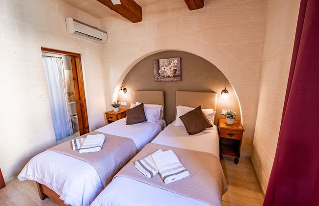 Ta Lucija 2 Bedroom Villa With Private Pool - Photo 12