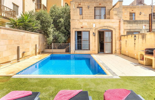 Ta Lucija 2 Bedroom Villa With Private Pool - Photo 23