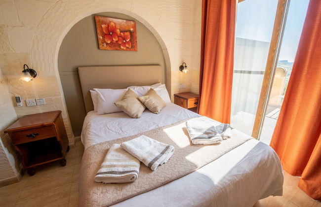 Ta Lucija 2 Bedroom Villa With Private Pool - Photo 8
