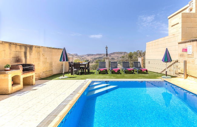 Ta Lucija 2 Bedroom Villa With Private Pool - Photo 21