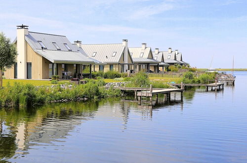 Foto 16 - Modern Lodge on the Water in a National Park