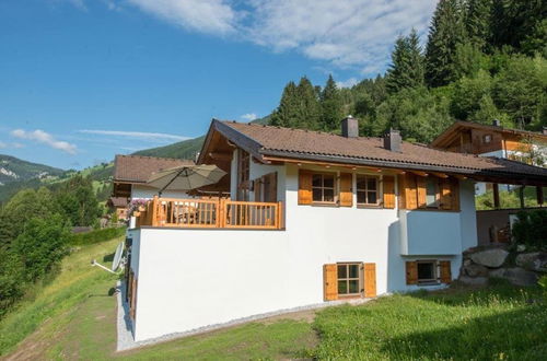 Photo 11 - Cozy Chalet with 4 Bathrooms near Königsleiten