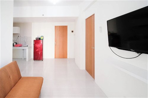 Photo 15 - Best Choice And Homey 2Br At Puncak Dharmahusada Apartment