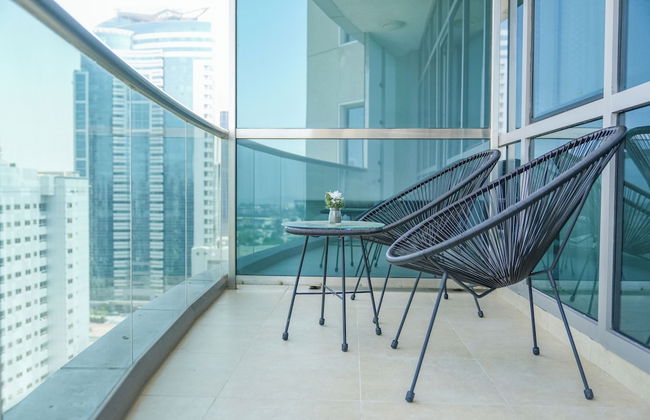 Yogi - Serene Romance in a Stylish Studio with City Views - Foto 12