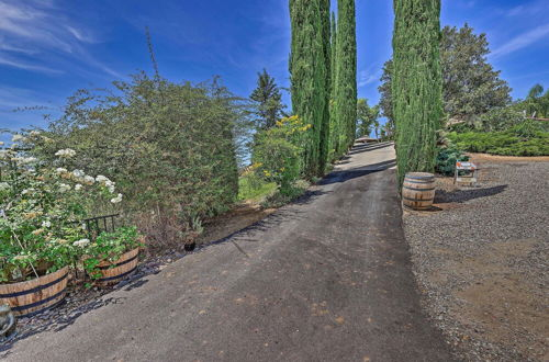 Foto 23 - Spacious & Private Wine Country Villa w/ View