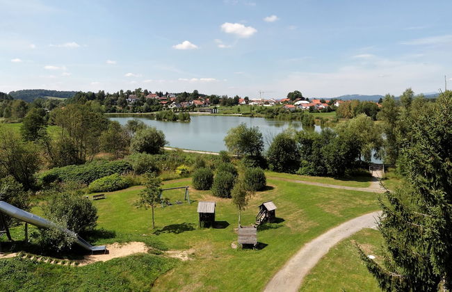 Wooden Chalet With Terrace Near a Swimming Lake - Foto 6