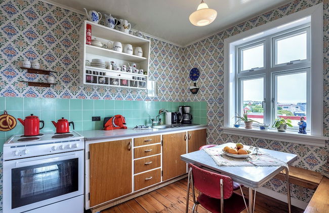 Downtown - Retro Decor - Stunning Views - Terrace - Photo 16