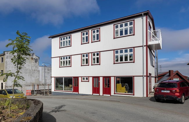 Downtown - Retro Decor - Stunning Views - Terrace - Photo 35