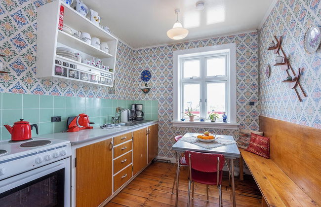 Downtown - Retro Decor - Stunning Views - Terrace - Photo 17