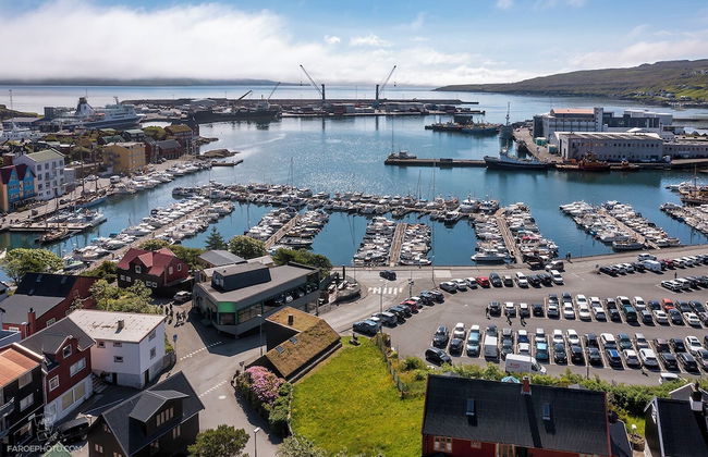 Downtown - Retro Decor - Stunning Views - Terrace - Photo 1